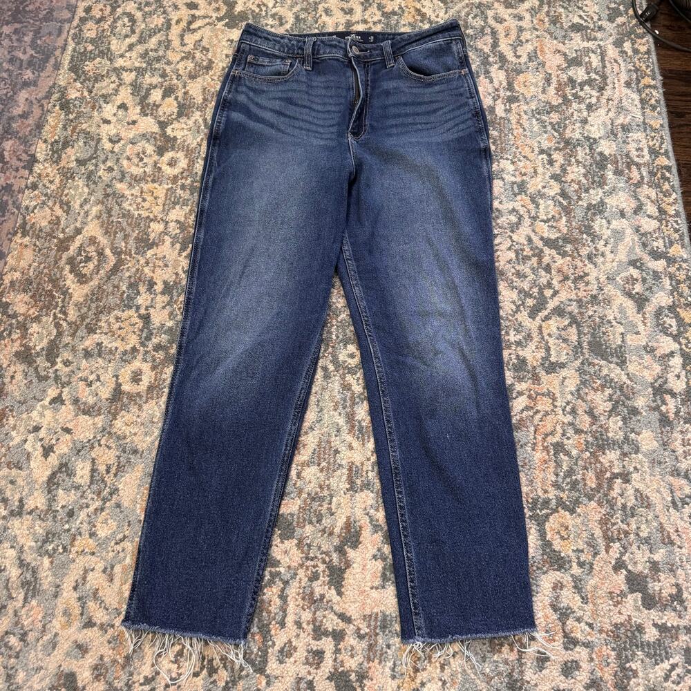 Hollister Ultra High-Rise Mom Jean- Size 28/7